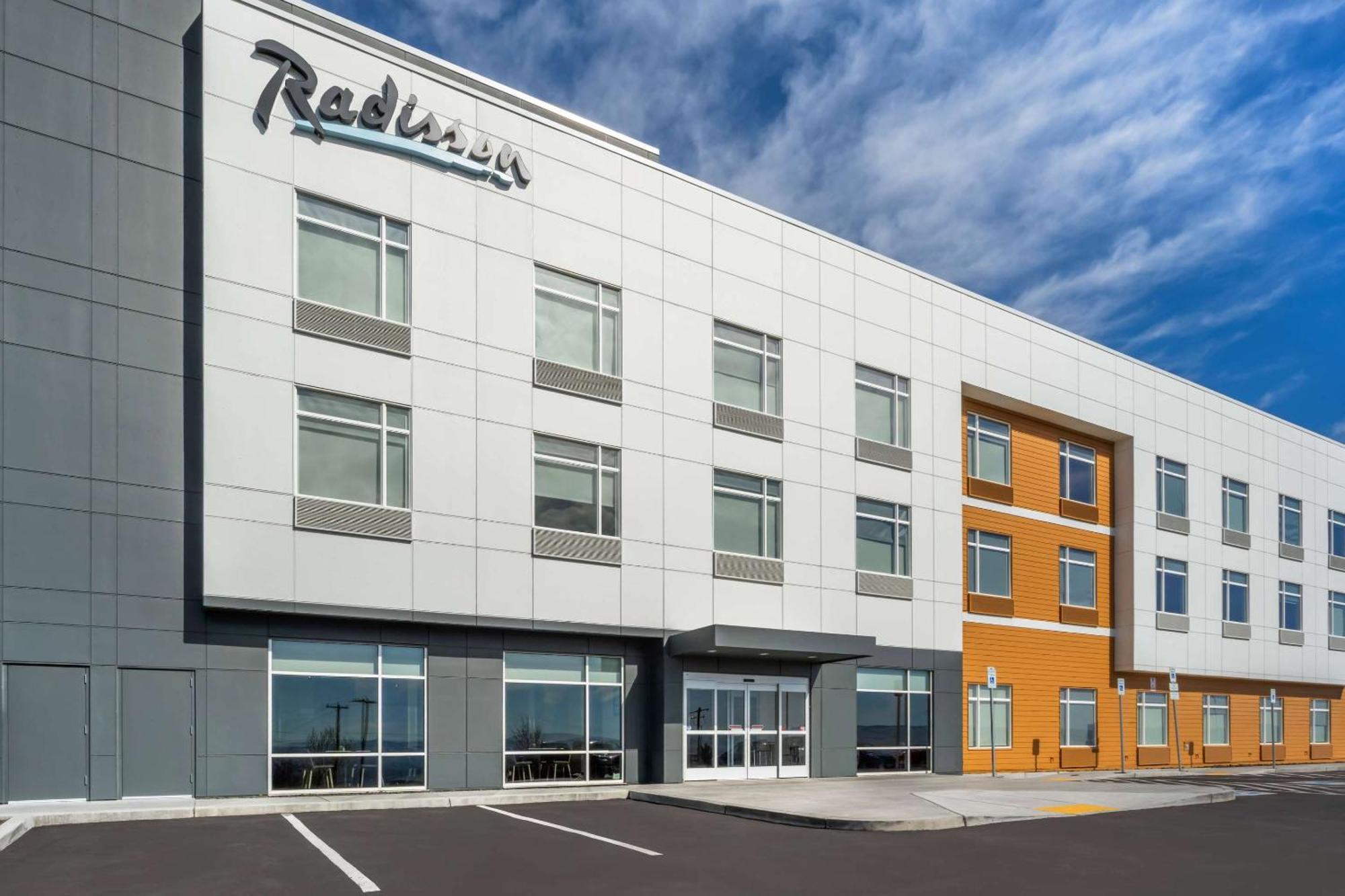 Radisson Hotel Pendleton Airport Exteriör bild